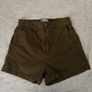 Madewell Khaki Green Buttoned Shorts
